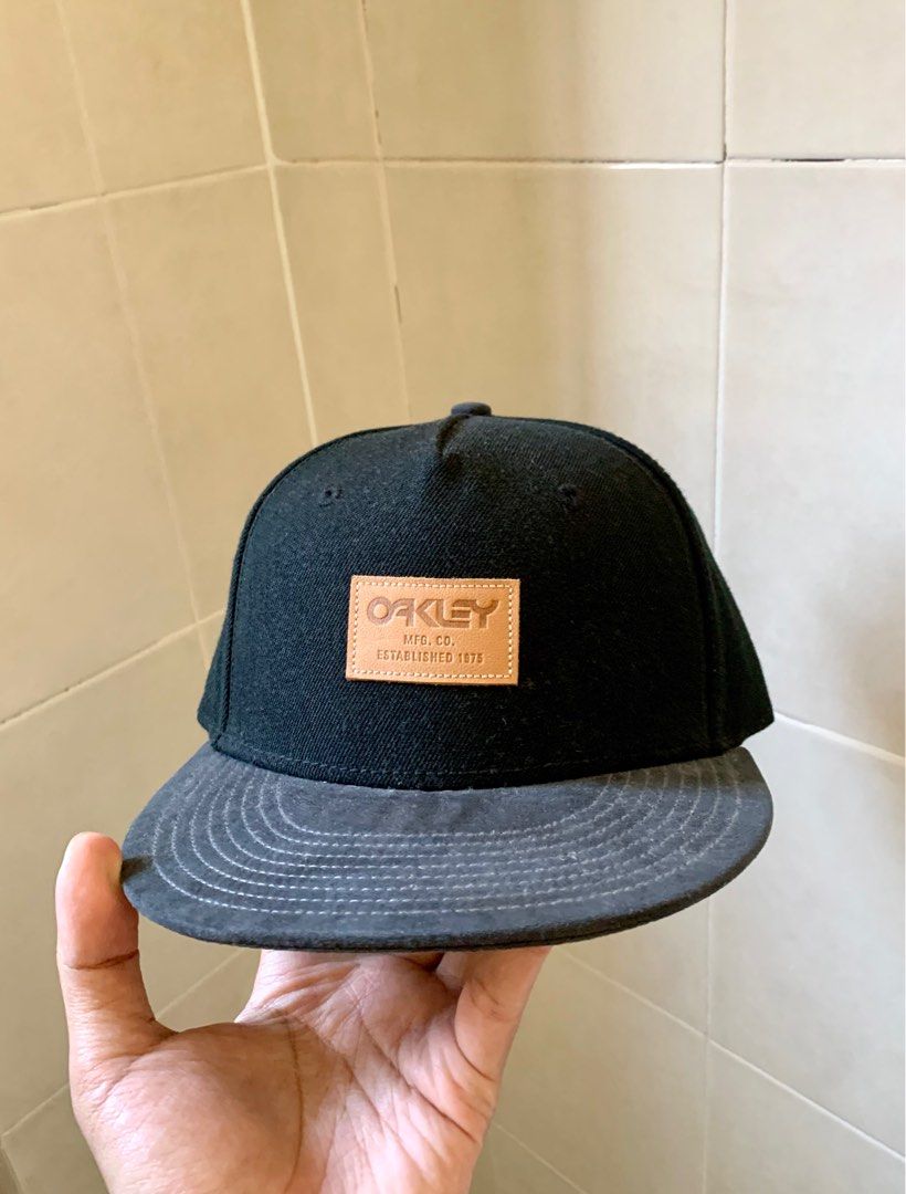 Oakley cap, Men's Fashion, Watches & Accessories, Cap & Hats on Carousell