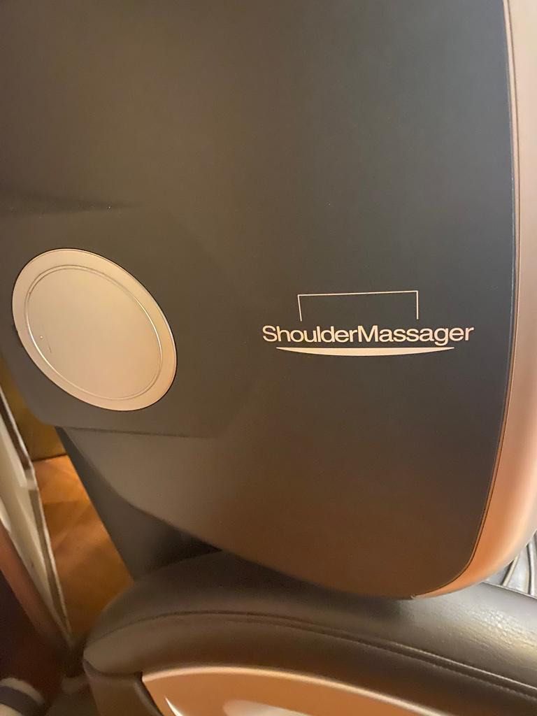 Ogawa CyberRelax Fujiiryoki Full Reclining Massage Chair Made in