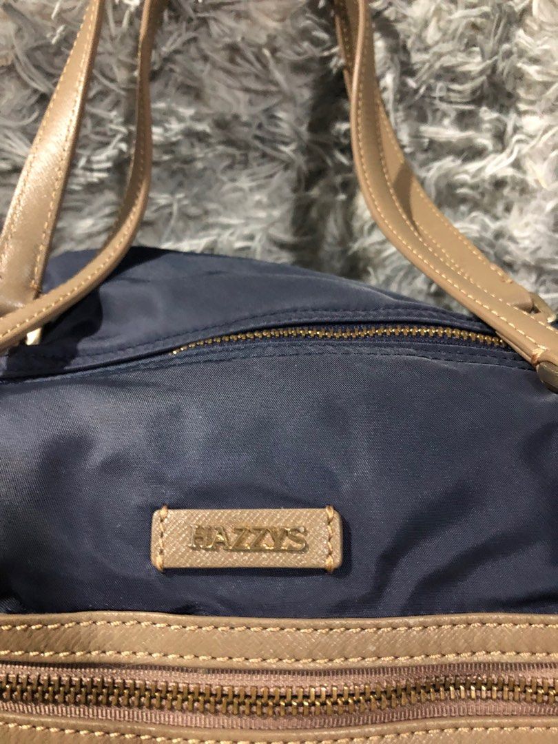 Original Hazzys Nylon Tote bag (Category: Luxury Bags & Wallets) located in Angono. Submitted by fhlor02 (Listing ID 1203734473, Image 2). Description: Original hazzys Nylon Tote bag, nylon and leather material, with etiketa, no rubs on d edges, dimen: 16”by12”by5.5.