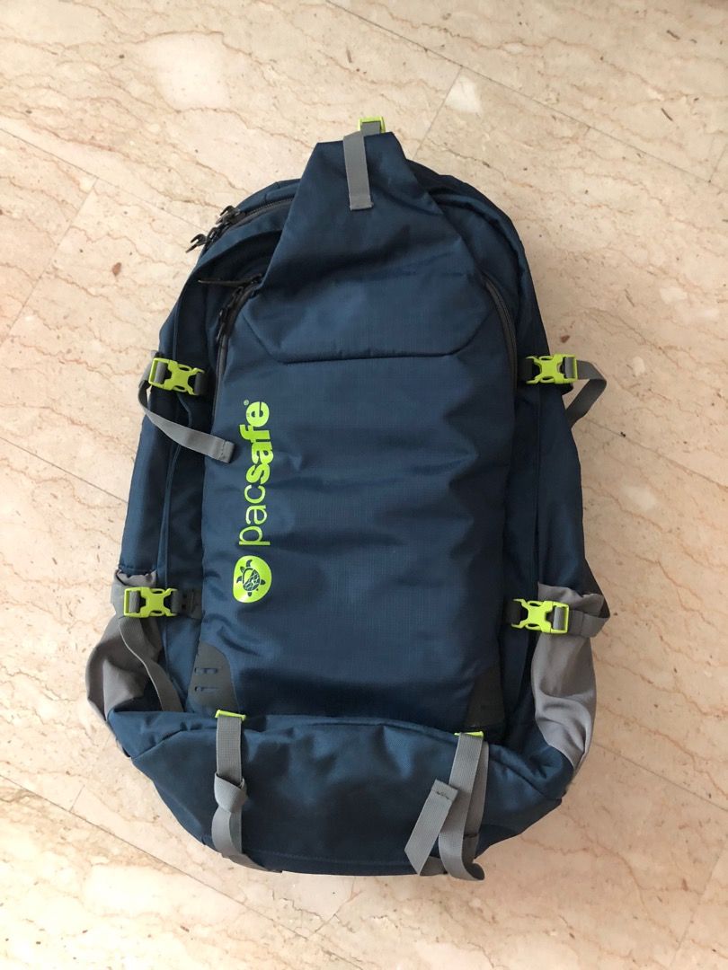 Pacsafe 55l venturesafe top