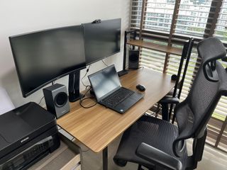 Preloved study table