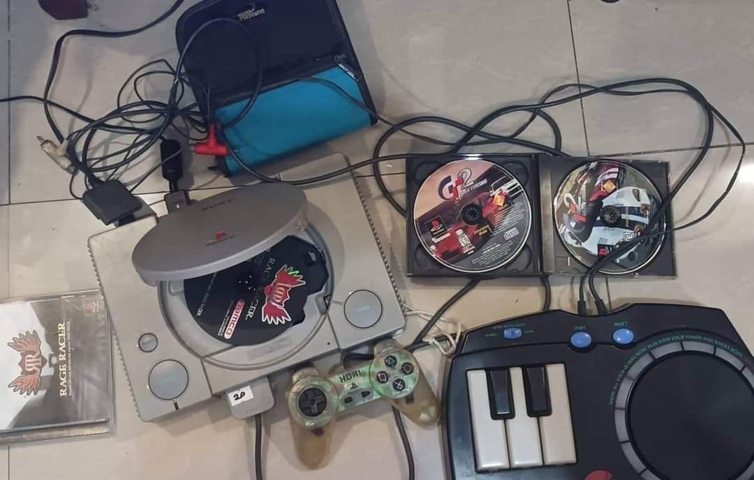 Ps1 RUSH SALE (Category: PlayStation) located in Manila. Submitted by angelzzzbratz (Listing ID 1203532139, Image 1). Description: PLEASE WAG NA PO TUMAWAD MABILISANG BENTA NA LANG PO AKO DITO PARA SA EMERGENCY MEDICAL EXPENSES NG MOM KO. PAKI TIGNAN NG MAIGI PO ANG MGA PICS -Can be used on 220v -Moded and can play different regions and burnt cd games Comes with -original rage racer and gran turismo 2 discs -burnt ps1 games -hori controller fully