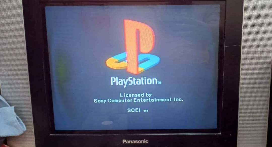 Ps1 RUSH SALE (Category: PlayStation) located in Manila. Submitted by angelzzzbratz (Listing ID 1203532139, Image 3). Description: PLEASE WAG NA PO TUMAWAD MABILISANG BENTA NA LANG PO AKO DITO PARA SA EMERGENCY MEDICAL EXPENSES NG MOM KO. PAKI TIGNAN NG MAIGI PO ANG MGA PICS -Can be used on 220v -Moded and can play different regions and burnt cd games Comes with -original rage racer and gran turismo 2 discs -burnt ps1 games -hori controller fully