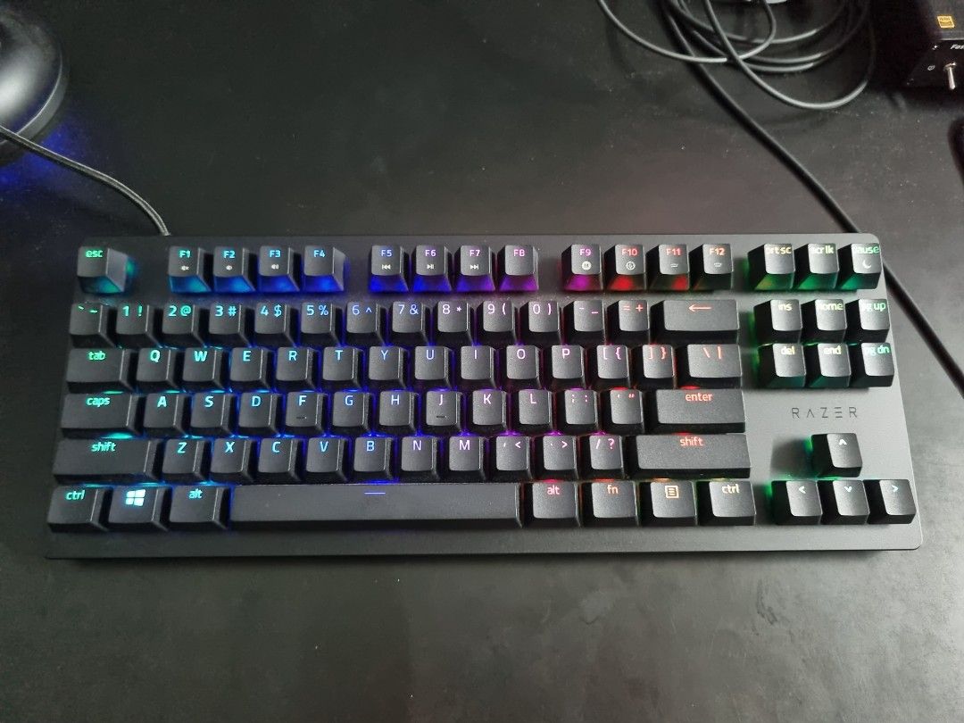 Razer Huntsman v2 TKL RGB Gaming Keyboard purple key, Computers & Tech