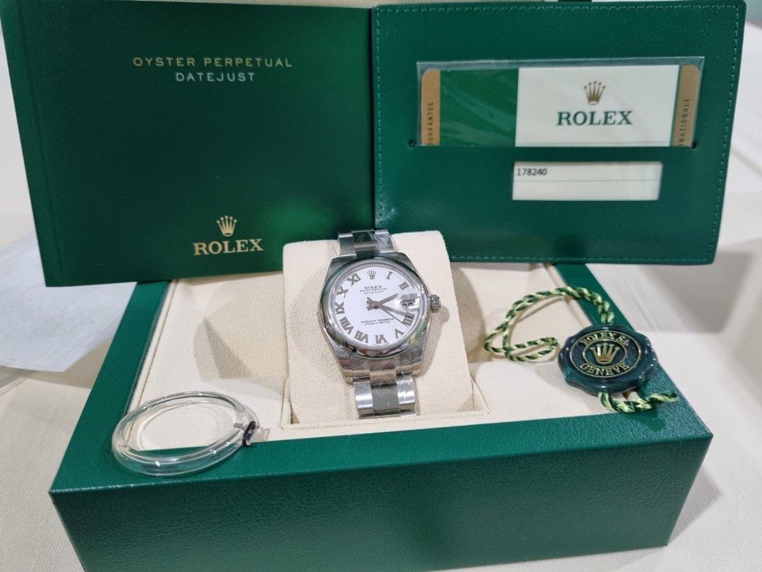 Rolex Datejust 31mm (Category: Luxury Watches) located in Manila. Submitted by fabfinds1111 (Listing ID 1203680748, Image 1). Description: Never used Guaranteed authentic - complete inclusions Bought from Washington .