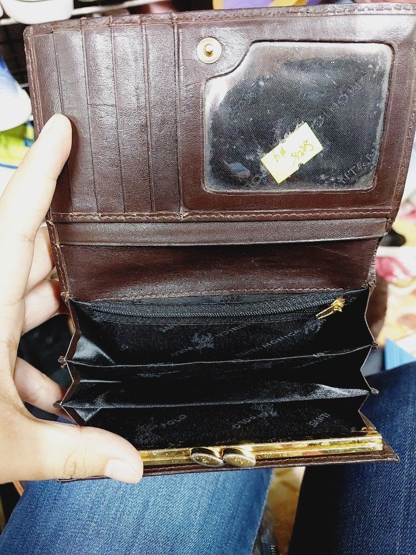 Santa Barbara wallet (Category: Luxury Bags & Wallets) located in Baguio. Submitted by rhaizen_ukay (Listing ID 1203705273, Image 3). Description: In very good.condition very nice in actual PVC leather needs cleaning only normal signs of usage ukay source.