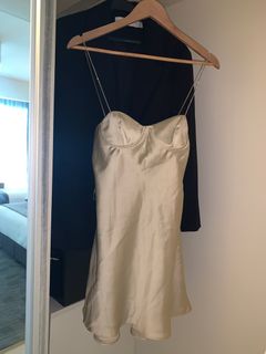 (Category: ) located in . Submitted by clothingd (Listing ID 1203595522, Image 1). Description: .