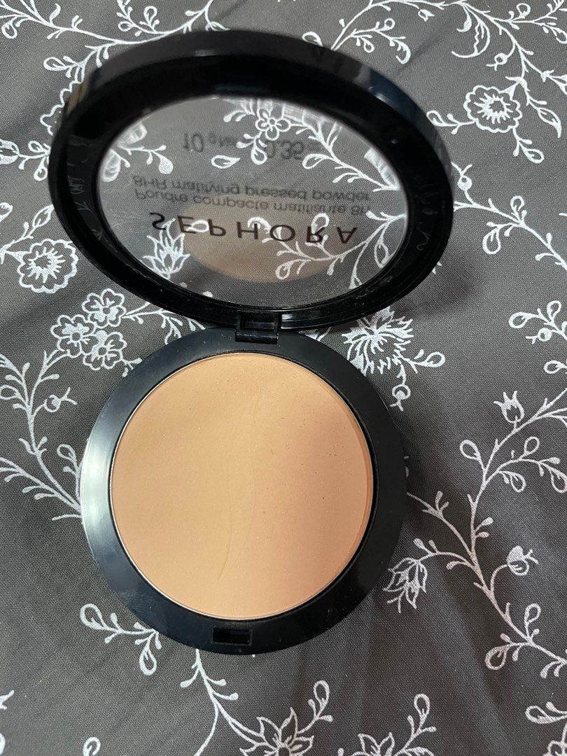 Sephora compact powder (shade 30), Beauty & Personal Care, Face, Makeup on  Carousell