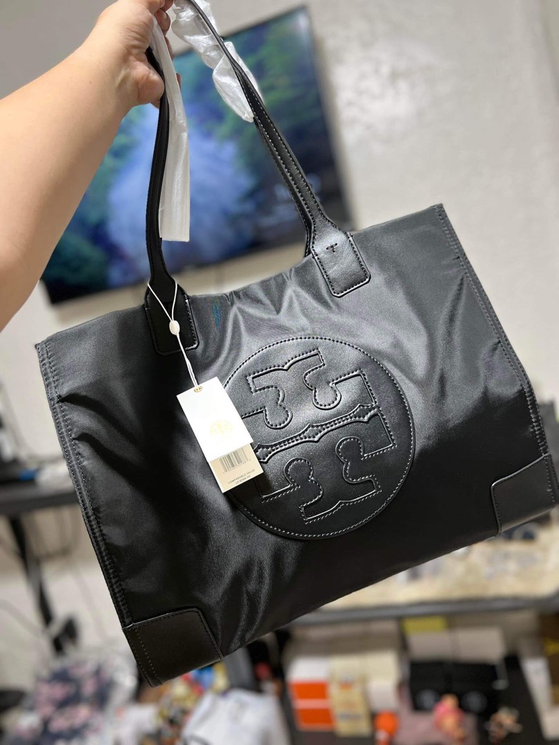 Shoulder bag, Women's Fashion, Bags & Wallets, Shoulder Bags on Carousell