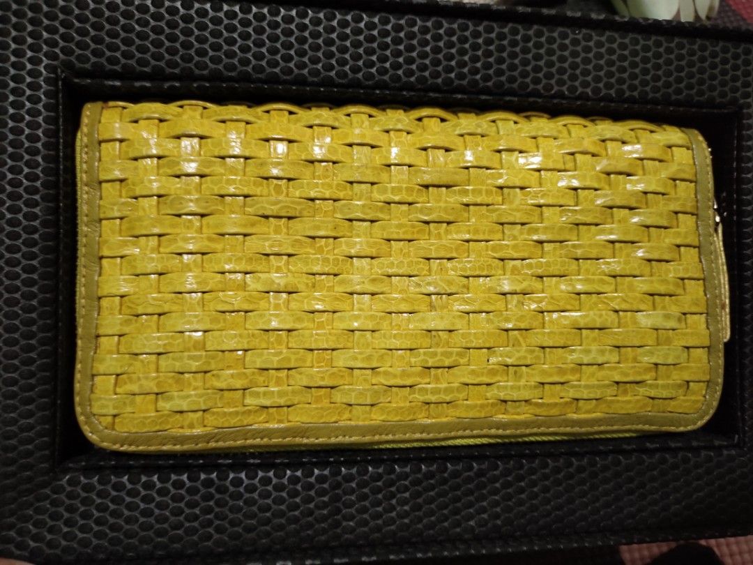 Snake skin woven long wallet (Category: Luxury Bags & Wallets) located in Quezon City. Submitted by frockph (Listing ID 1203630157, Image 1). Description: .