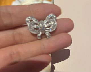 Super cute platinum and diamond pendant 