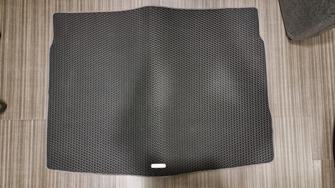 Trapo HEX II Boot Mat Volkswagen Golf MK6, Car Accessories, Accessories on Carousell