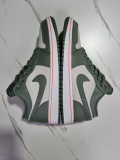 (Category: ) located in . Submitted by sneaker_slave (Listing ID 1203631747, Image 1). Description: .