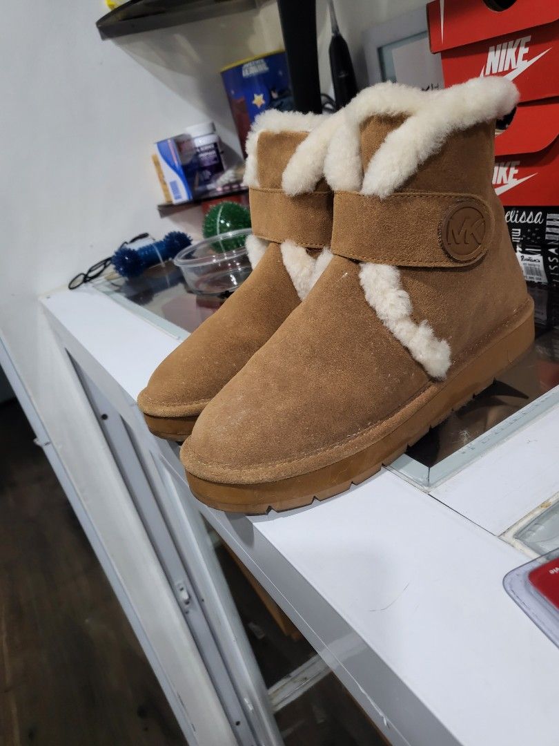 Michael Kors Winter boots, Women's Fashion, Footwear, Boots on Carousell