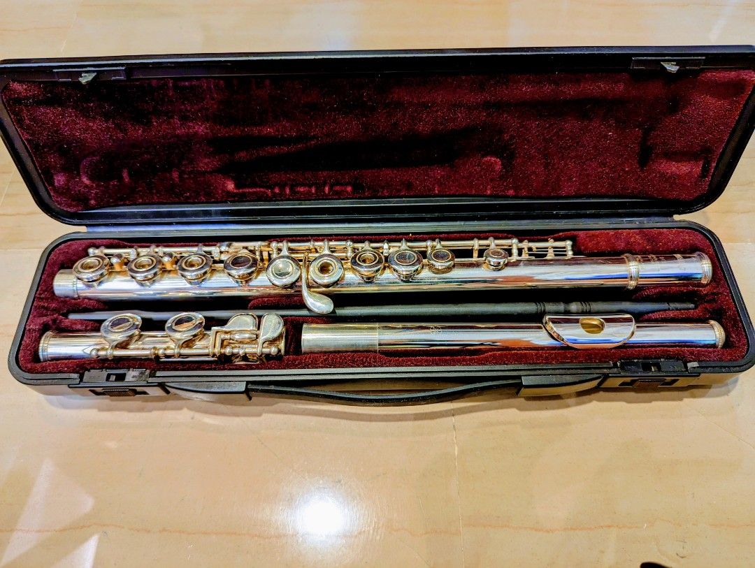 Yamaha 261 flute, Hobbies & Toys, Music & Media, Musical Instruments on