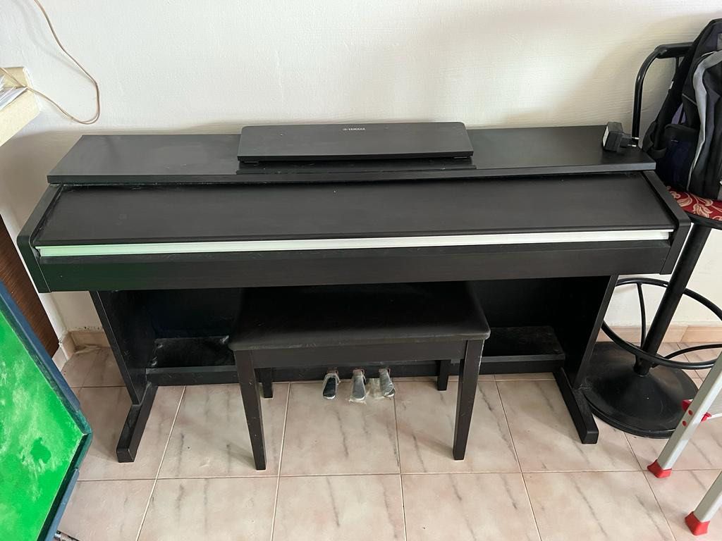 Yamaha Digital Piano Arius YDP 142, Hobbies & Toys, Music & Media