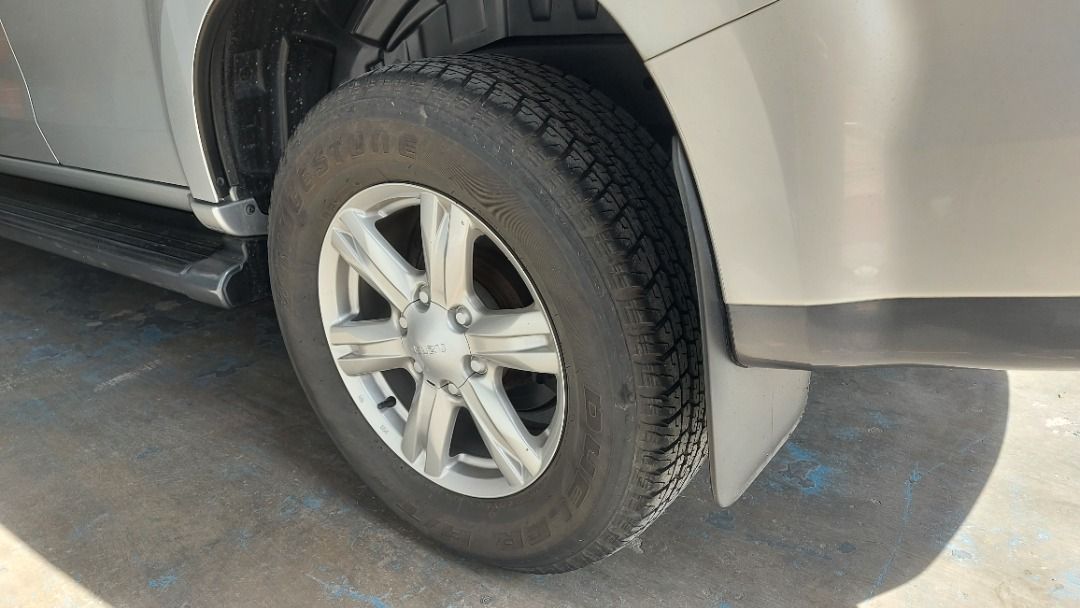 2017 Isuzu MUX Stock Mags / Rims 17 inches 6 x 139, Car Parts & Accessories, Mags and Tires on