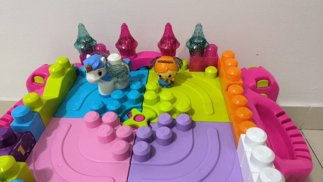 Mega bloks fairytale table hotsell