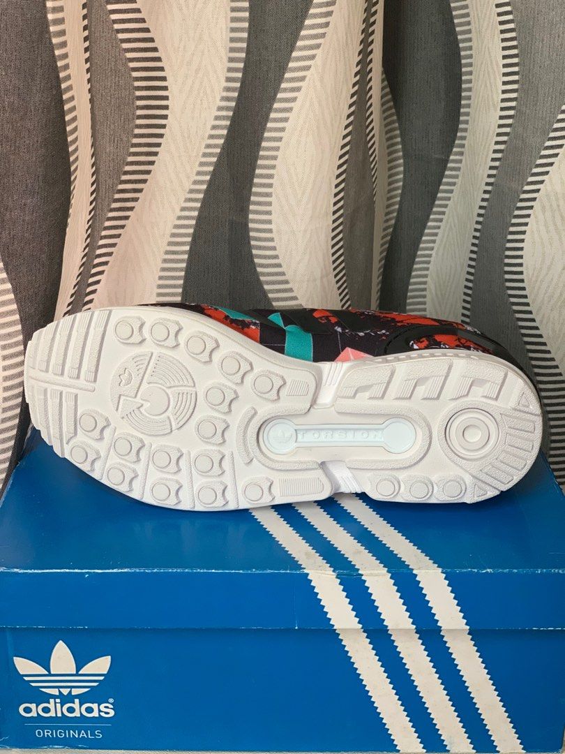 Adidas shoes torsion original, Women's Fashion, Footwear, Sneakers on