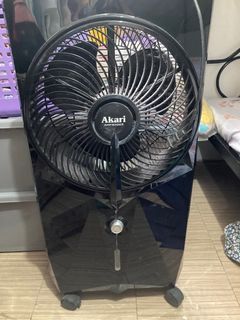 Akari rechargeable fan