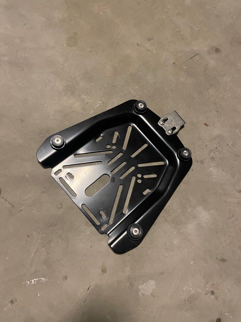 Used Top Box Aluminium Top Box 45l, Motorcycles, Motorcycle Accessories on Carousell