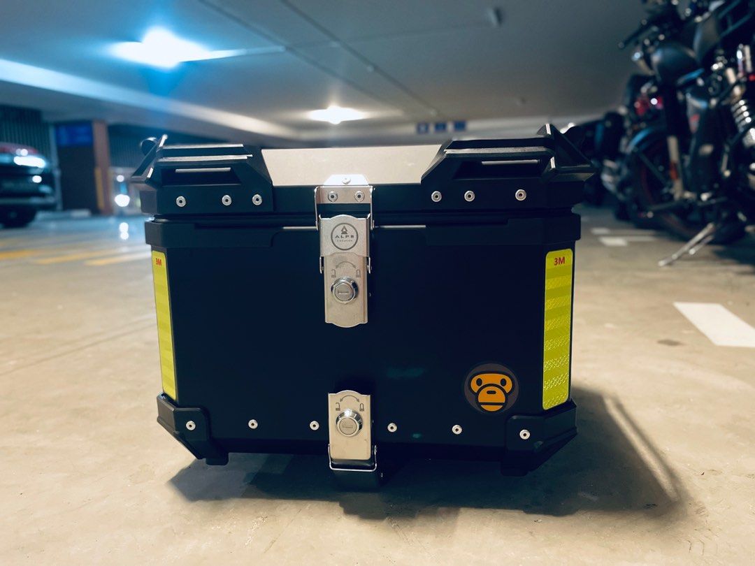 Used Top Box Aluminium Top Box 45l, Motorcycles, Motorcycle Accessories on Carousell