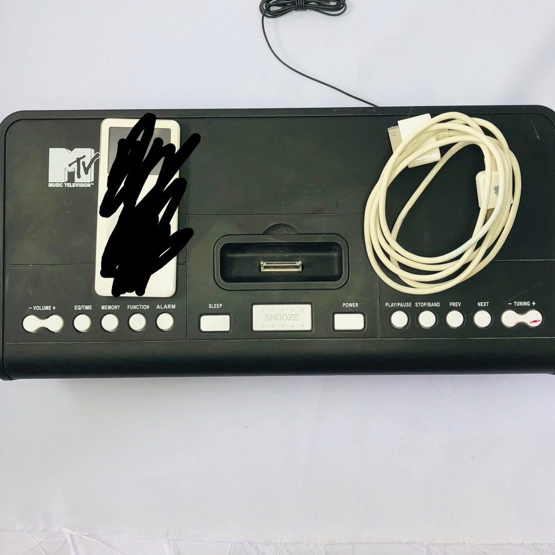 Apple iPod 8gb music player (Category: Portable Music Players) located in Baguio. Submitted by Secondchance_Shop (Listing ID 1192328257, Image 2). Description: Issue: DEAD BATTERY - need nakapoug palagi sa charger or sa audio component With free ipod dock, radio, alarm and music player speaker Excellent working condtion INCLUSION -cable -charger -silicone case -ipod dock, alarm, audio speaker DM us on iMessage or in our facebook page for more inf