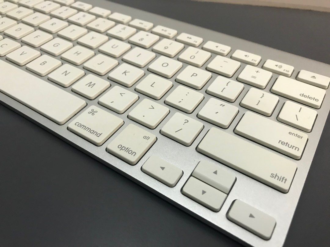 Apple Wireless Keyboard and Mouse, Computers & Tech, Parts