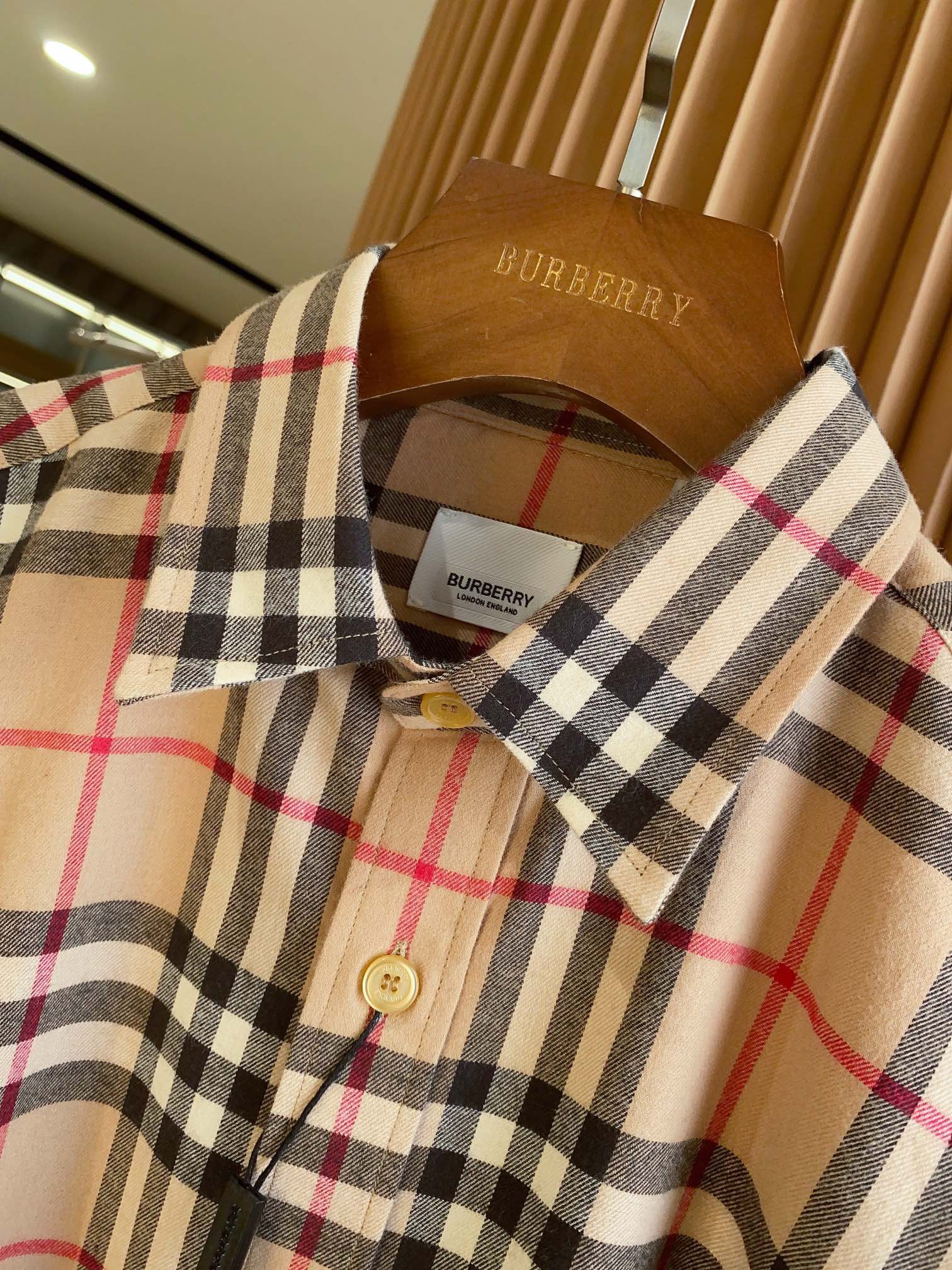 Authentic Burberry Classic vintage flannel loose shirt, Men's Fashion,  Coats, Jackets and Outerwear on Carousell