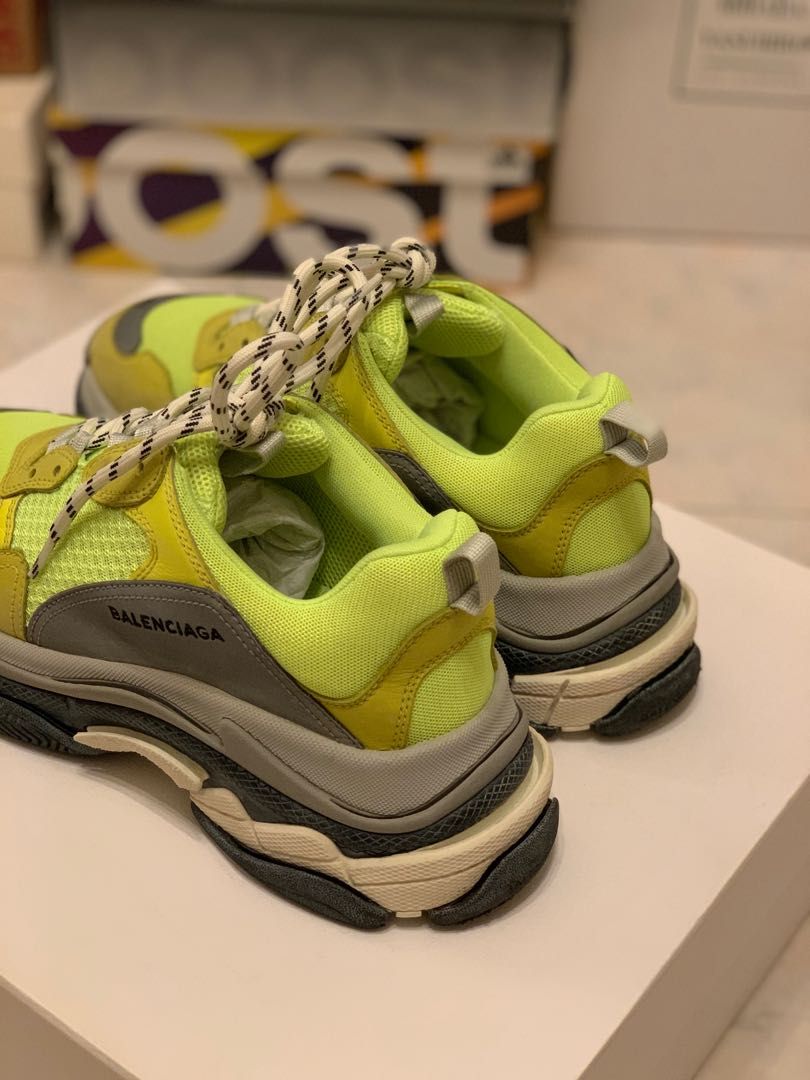 Balenciaga triple S size 41, 名牌, 鞋及波鞋- Carousell