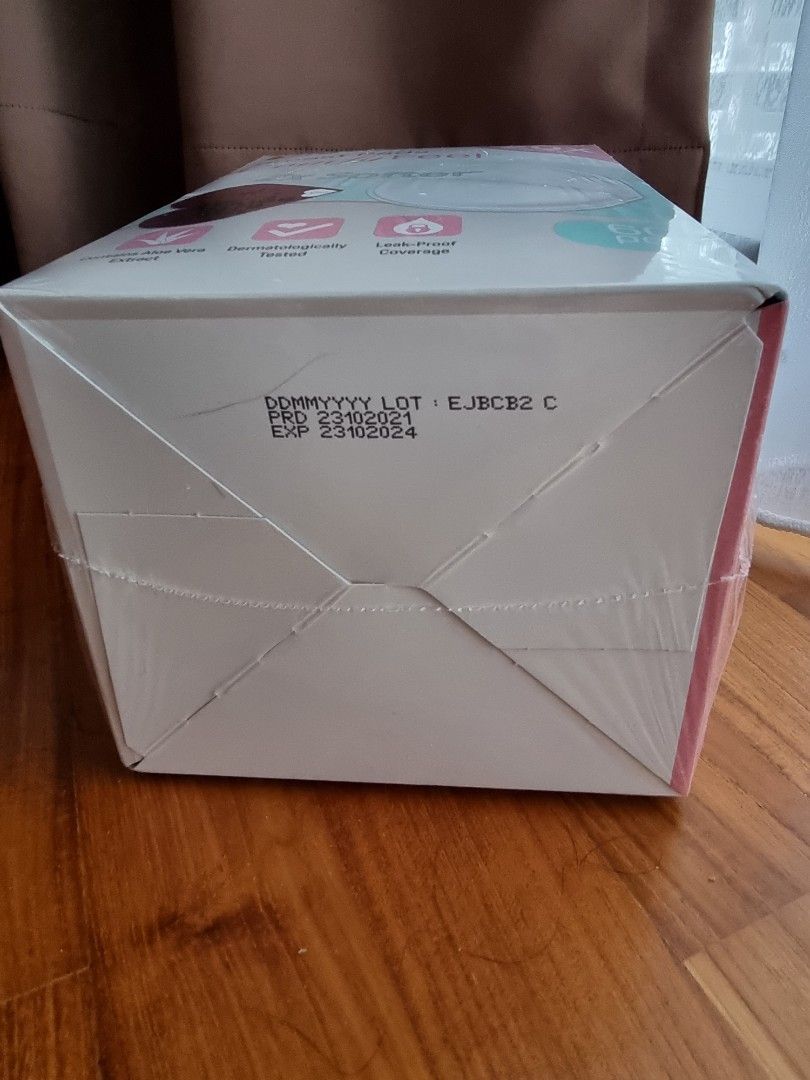 BNIB Pigeon Breast Pads 60 pieces (Oct 2024 expiry), Babies & Kids