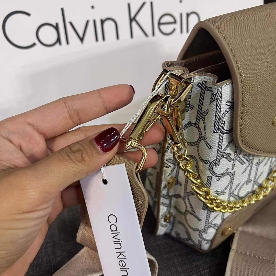 Calvin Klein Two Way Bag White, Women's Fashion, Bags & Wallets, Cross-body  Bags on Carousell