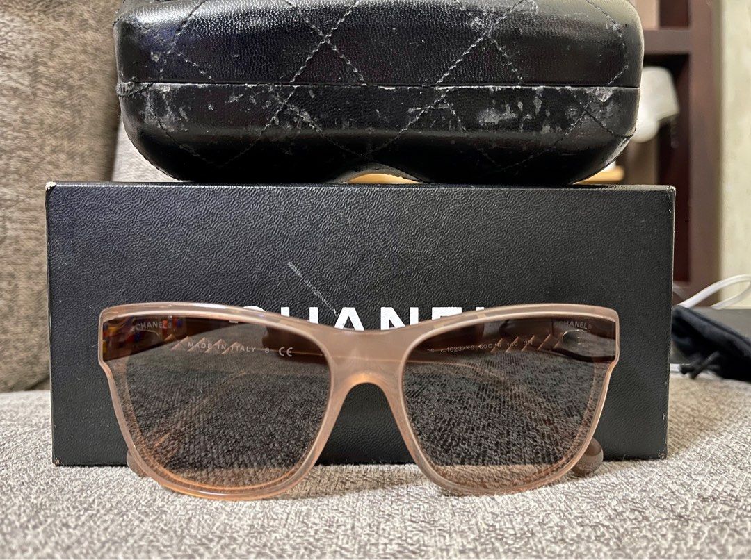 Oversized sunglasses Chanel Black in Plastic  33771383