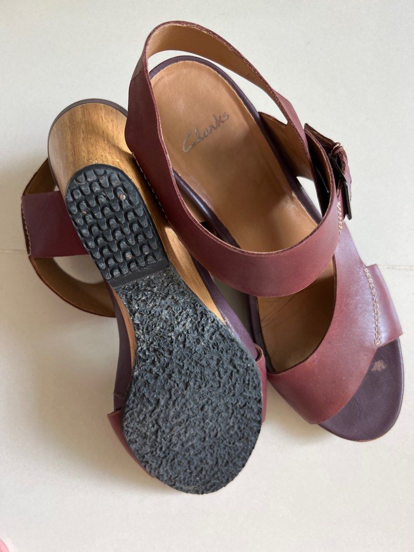 clarks mid heel shoes