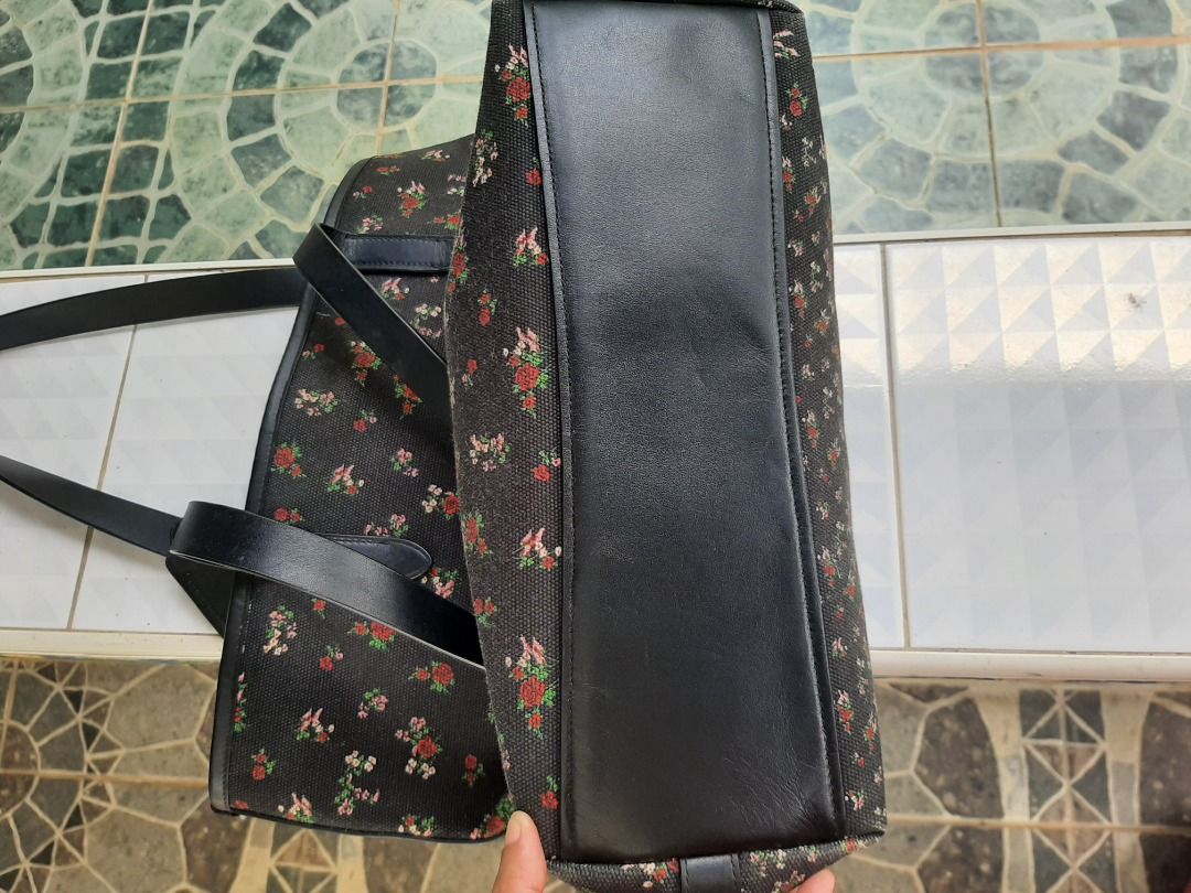 Elvis sales coach purse