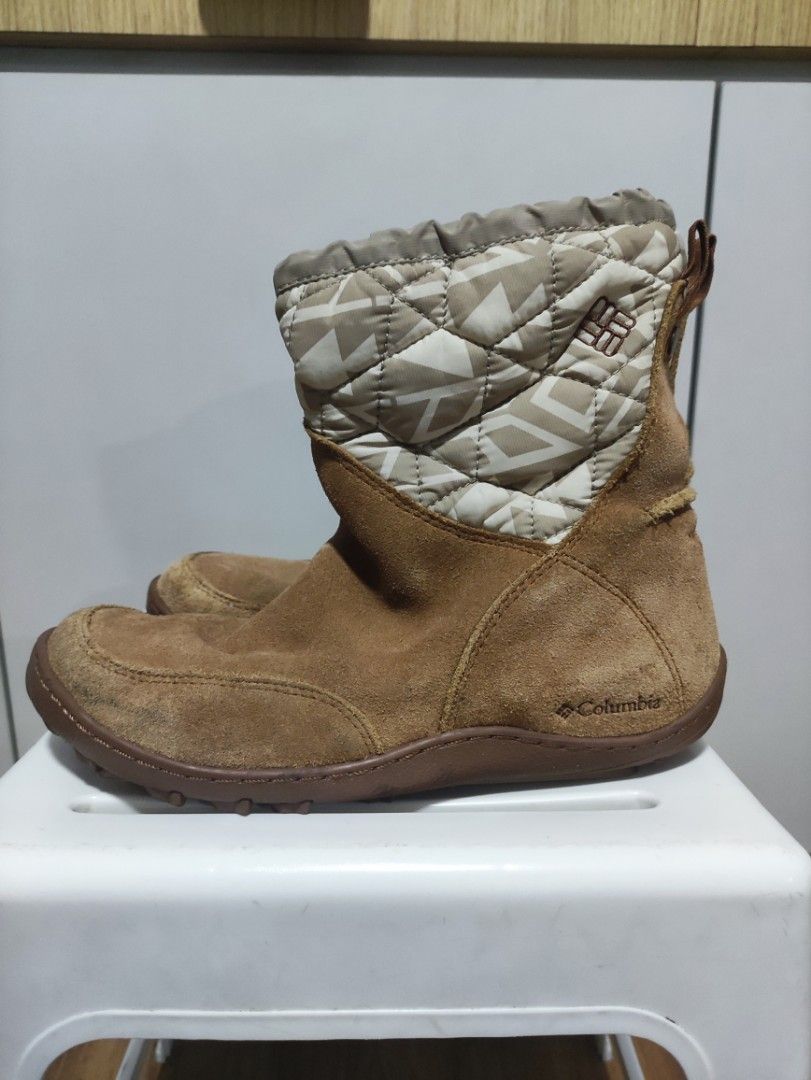 Columbia pull on sale on boots