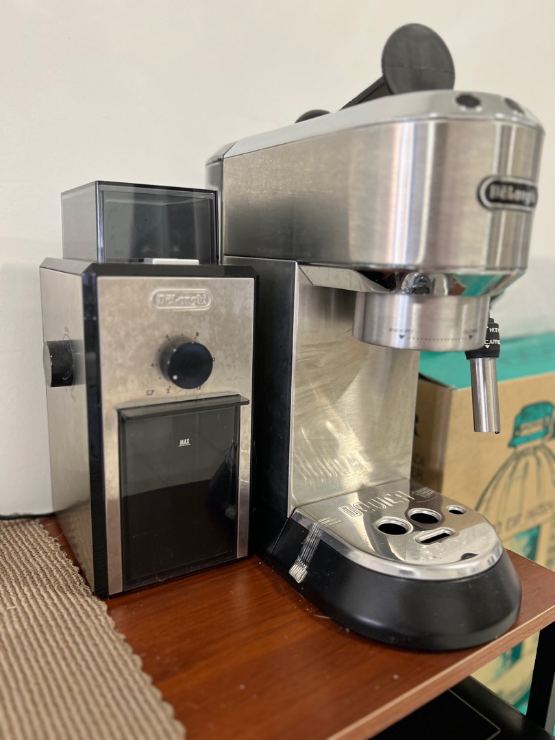 DeLonghi Coffee Machine & Coffee Grinder, TV & Home Appliances, Kitchen