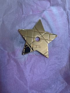 （分類：）位於 。 由 makeupgirll 提交（商品編號 1203879494，圖片 1）。簡介： 。