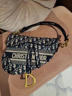 (Category: ) located in . Submitted by iloveshoppppping (Listing ID 1203848668, Image 1). Description: .