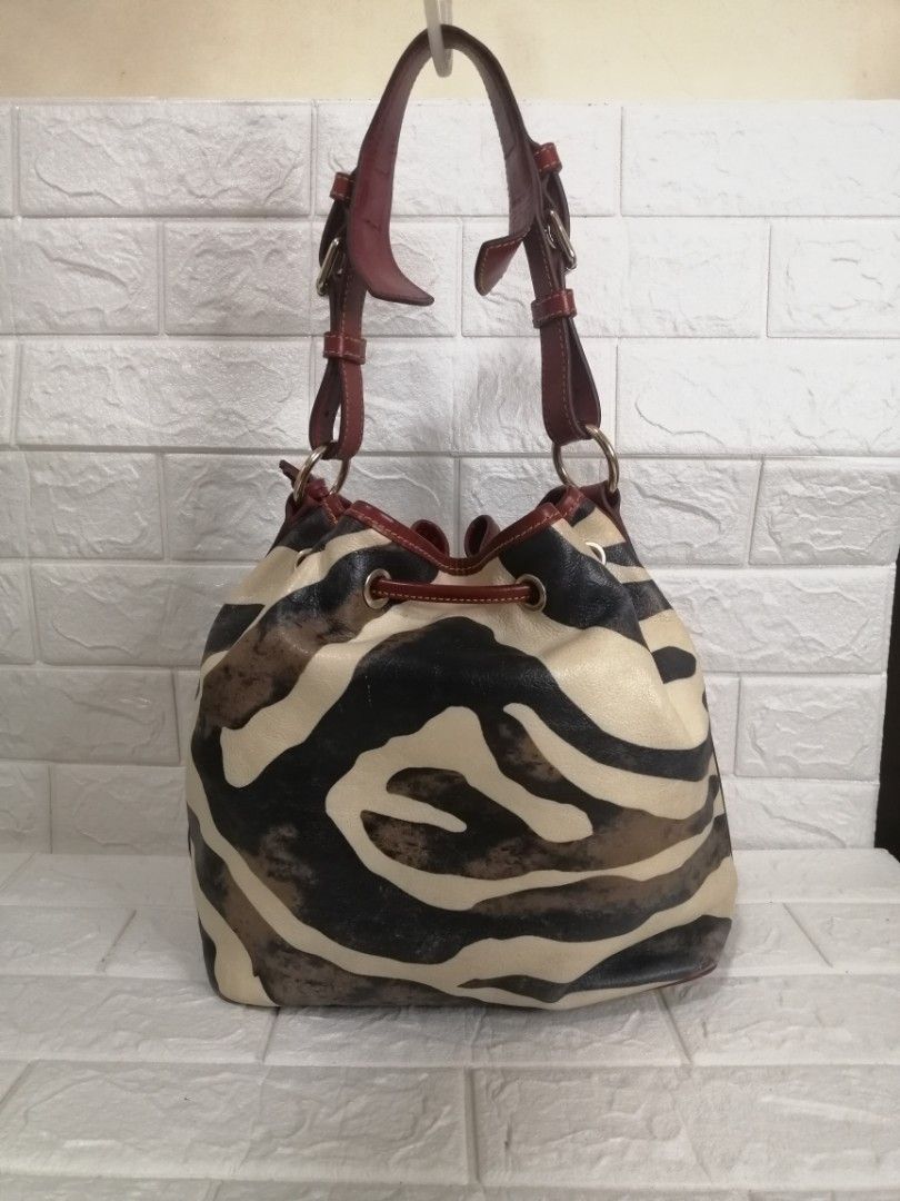 Dooney & bourke zebra handbag deals