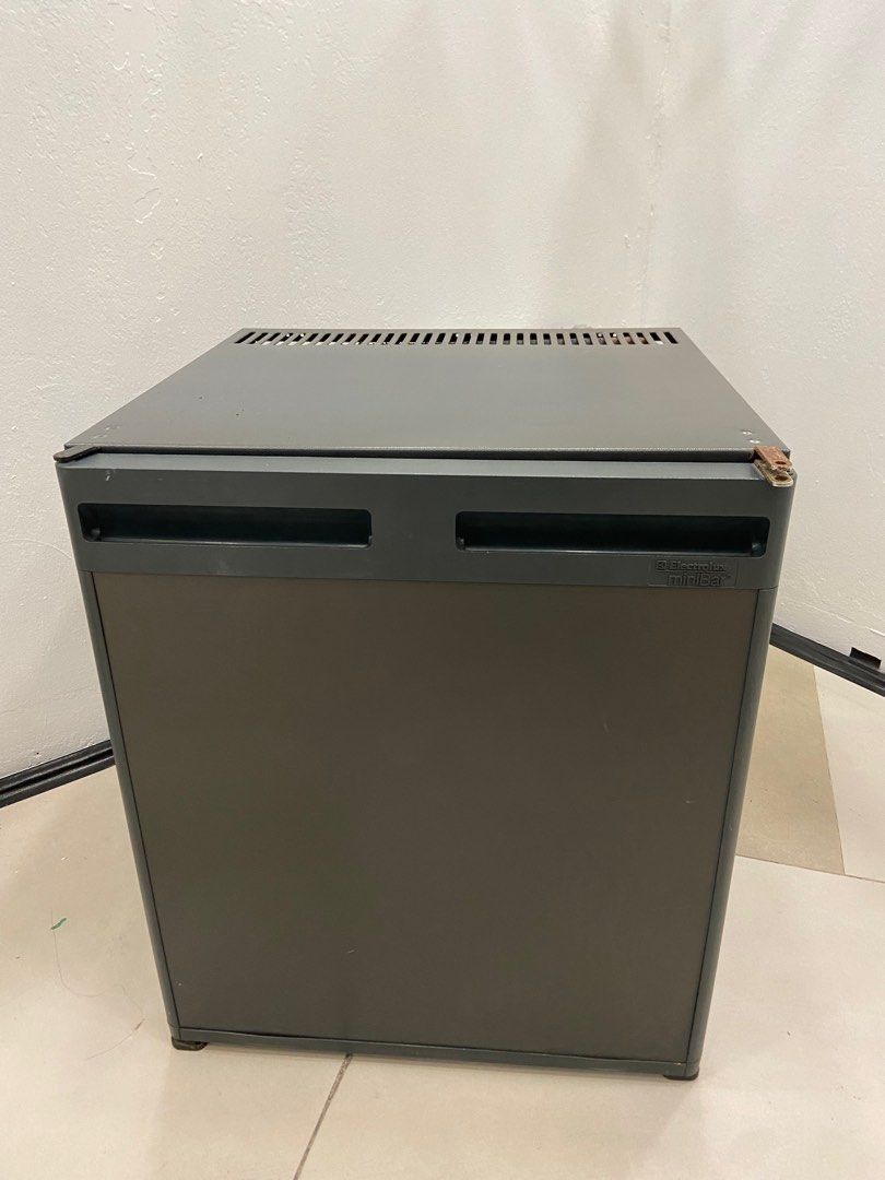 Electrolux Mini Bar Fridge (not working), TV & Home Appliances, Kitchen