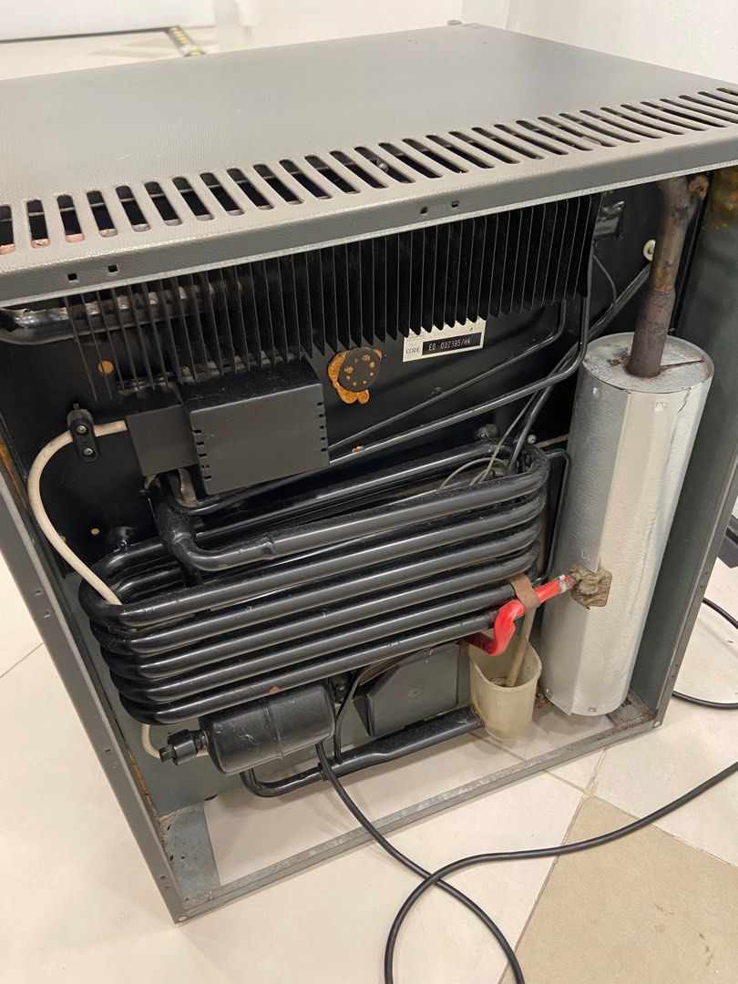 Electrolux Mini Bar Fridge (not working), TV & Home Appliances, Kitchen