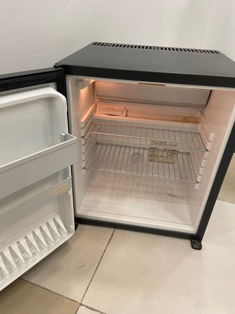 Electrolux Mini Bar Fridge (not working), TV & Home Appliances, Kitchen