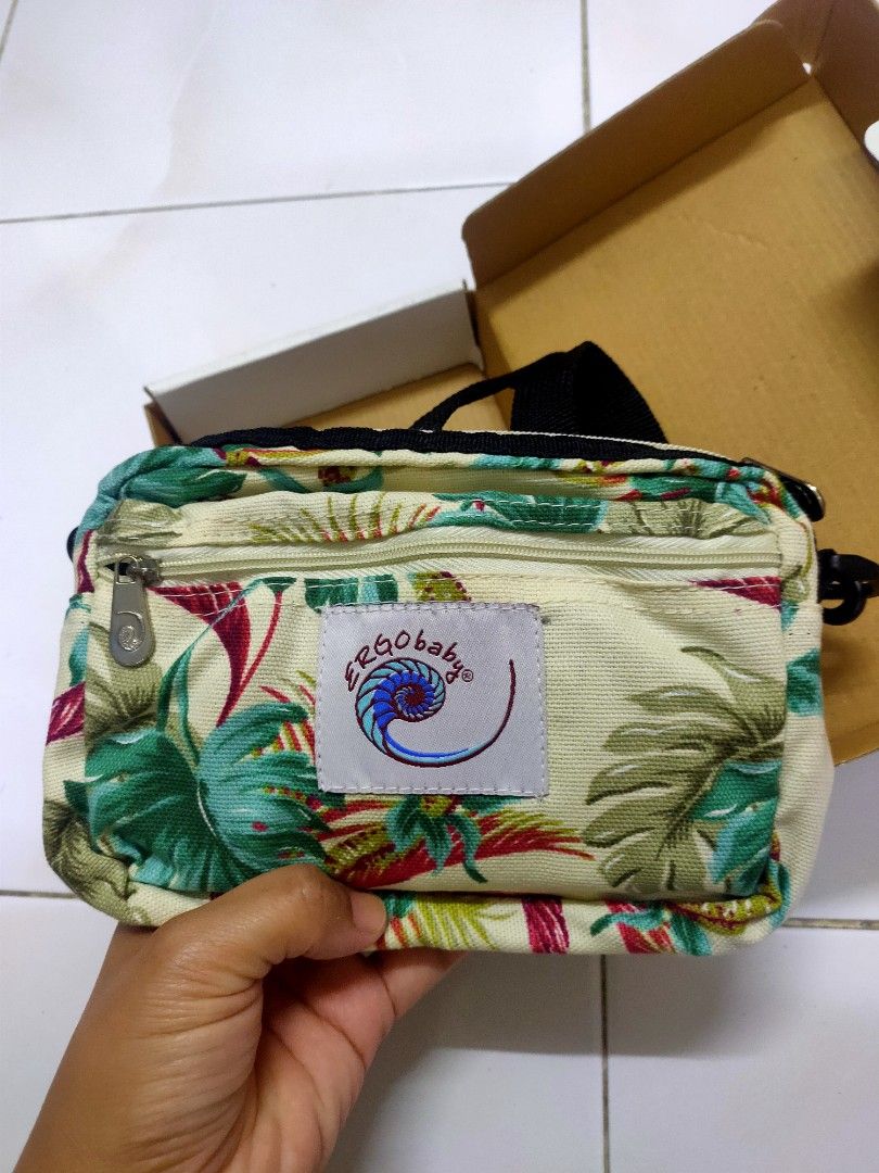 Ergobaby shop front pouch