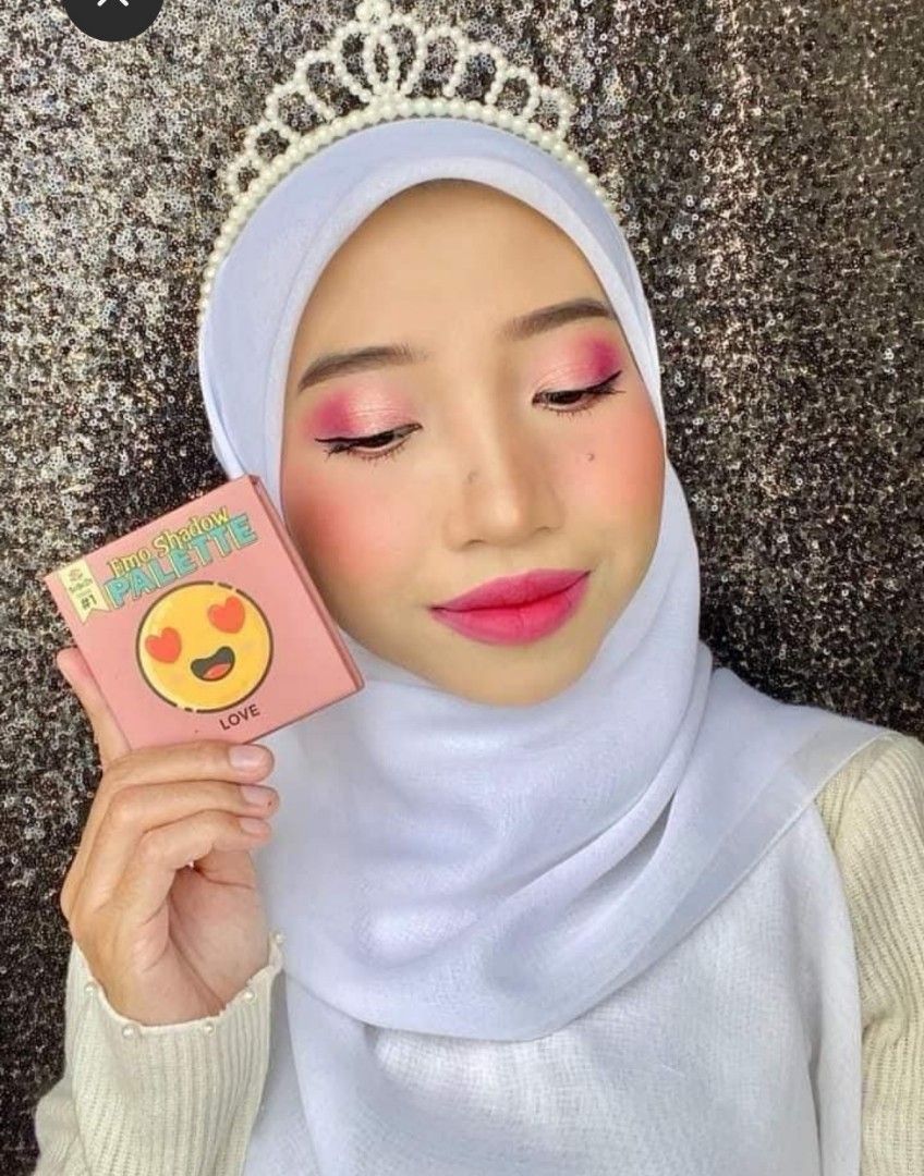 EXPIRED 4/1/2023 SOBELLA EYESHADOW EMO CODE LOVE, Beauty & Personal