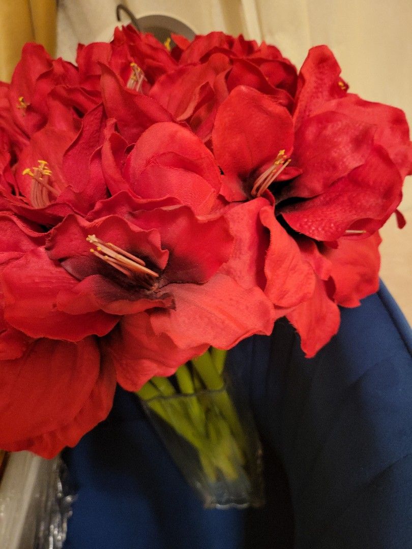 Flower with vase, Furniture & Home Living, Home Decor, Artificial