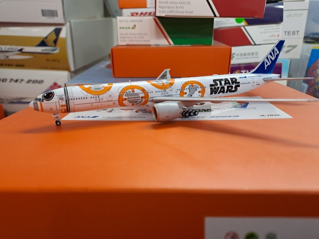 [FREE SHIPPING] ANA Boeing 777-300ER 1:400 Star Wars BB8 Livery JA789A  Diecast Airplane Model JC WIngs