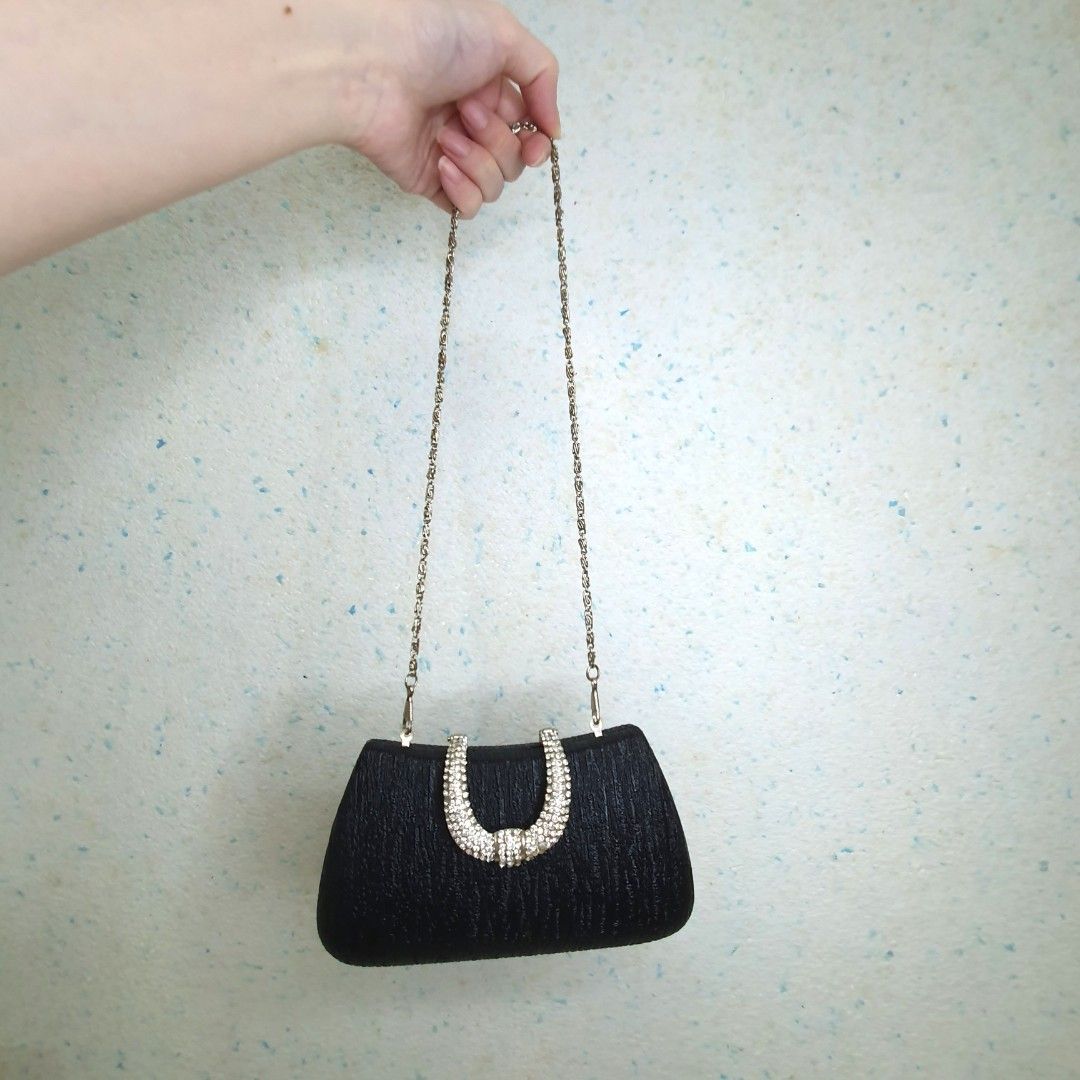 Cute top black clutch