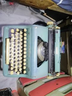 F/S: Olympia Quiet Deluxe Typewriter (1950s) w/ Cover