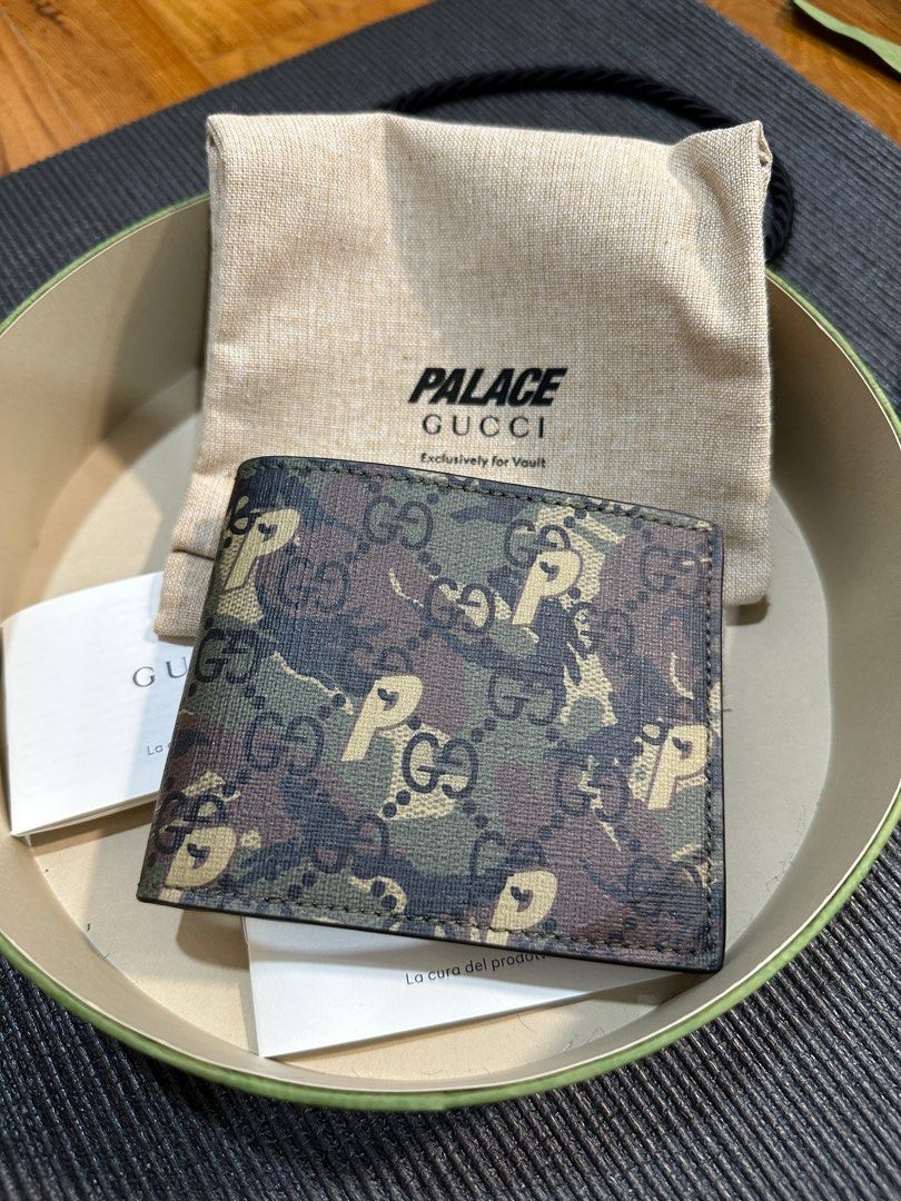 Palace x Gucci GG-P Bi-Fold Wallet Beige in GG Supreme Canvas - US